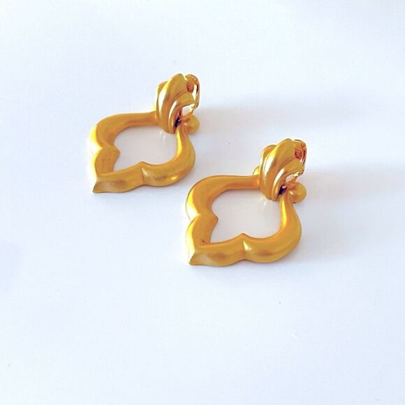 Vintage Matte Gold Door Knocker Earrings - Picture 2 of 5